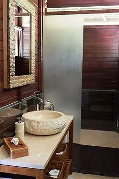 Kupu Kupu Private Villa *