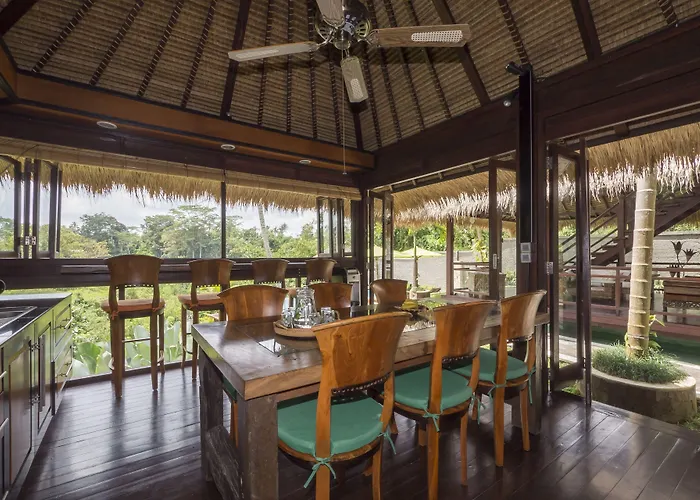 Kupu Kupu Private Villa *