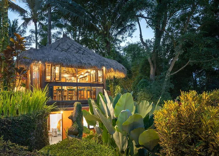 Kupu Kupu Private Villa *